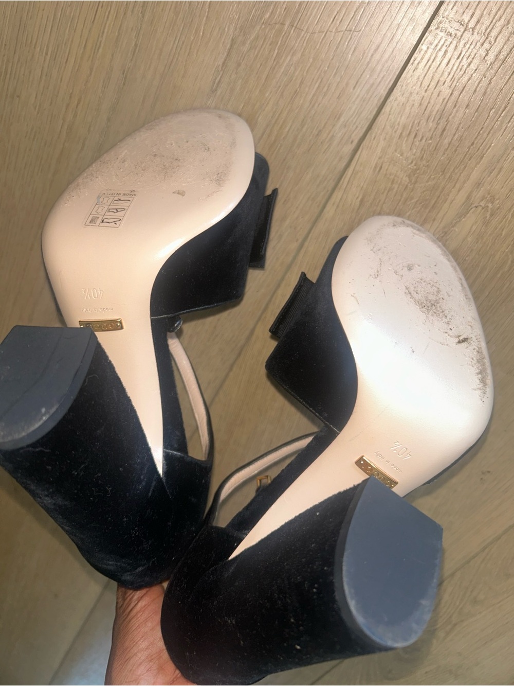 Gucci Velvet Lady Horsebit Chunky Platform Sandals with Pearl Bee Embellishment - Picture 4 of 9